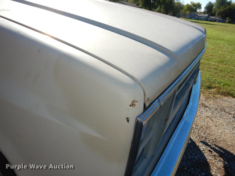 image for item DF1903 1986 Chevrolet C10 Suburban SUV