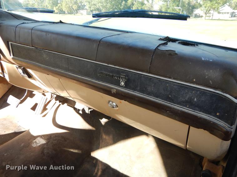 image for item DF1903 1986 Chevrolet C10 Suburban SUV