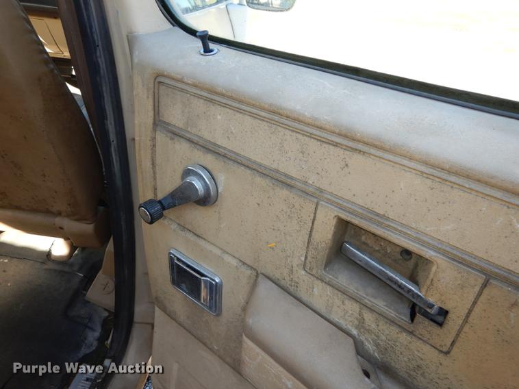 image for item DF1903 1986 Chevrolet C10 Suburban SUV