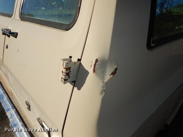 image for item DF1903 1986 Chevrolet C10 Suburban SUV