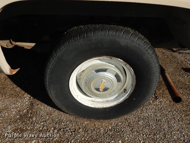 image for item DF1903 1986 Chevrolet C10 Suburban SUV