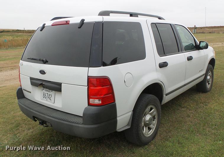 image for item DF2790 2004 Ford Explorer SUV