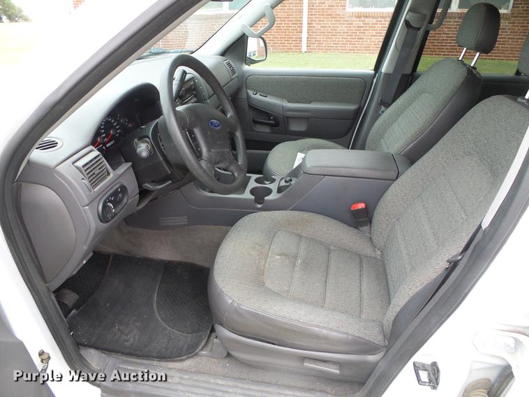 image for item DF2790 2004 Ford Explorer SUV