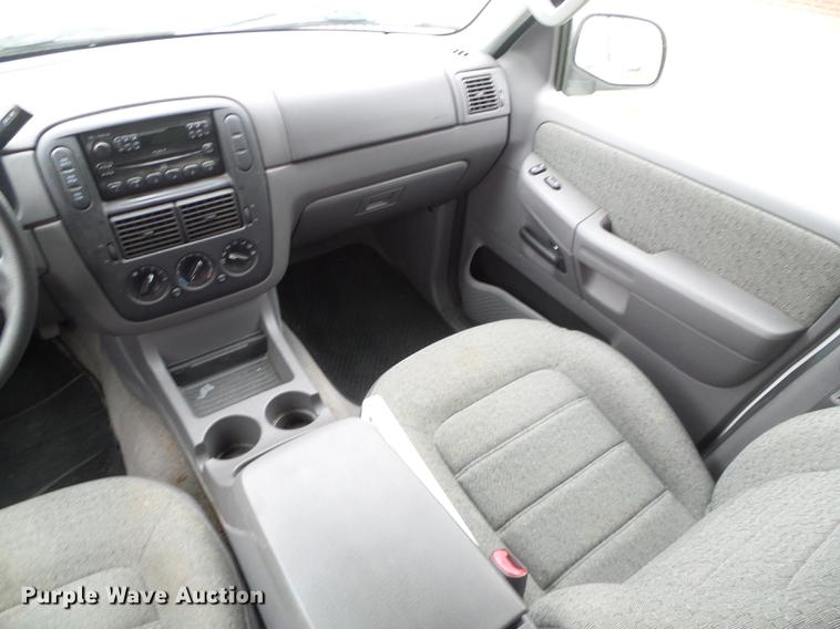 image for item DF2790 2004 Ford Explorer SUV