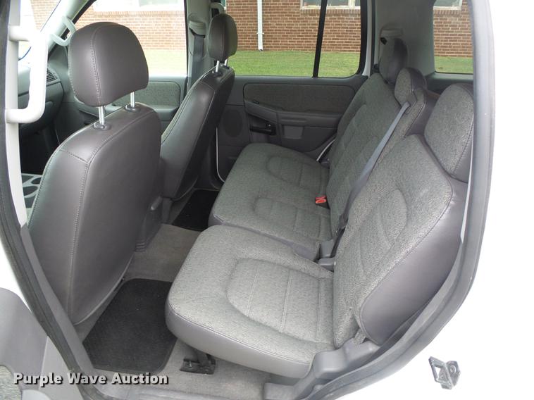 image for item DF2790 2004 Ford Explorer SUV