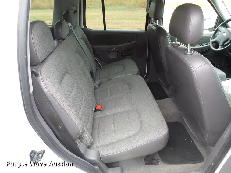 image for item DF2790 2004 Ford Explorer SUV