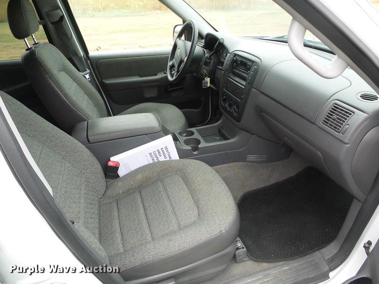 image for item DF2790 2004 Ford Explorer SUV
