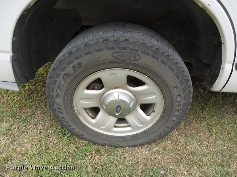 image for item DF2790 2004 Ford Explorer SUV