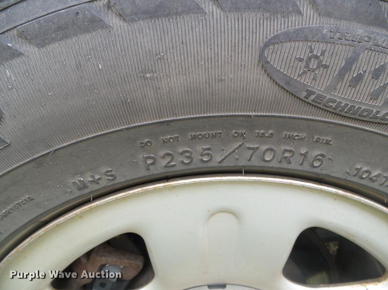 image for item DF2790 2004 Ford Explorer SUV