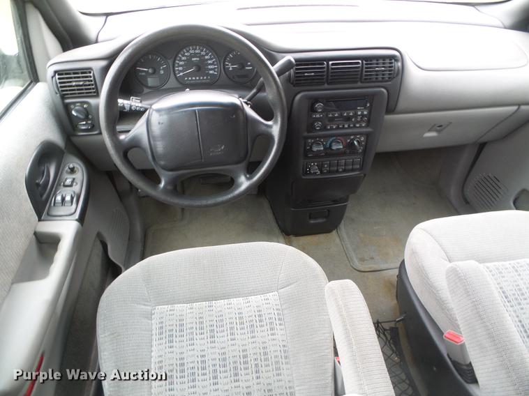 image for item DF2791 2001 Chevrolet Venture LS Extended van