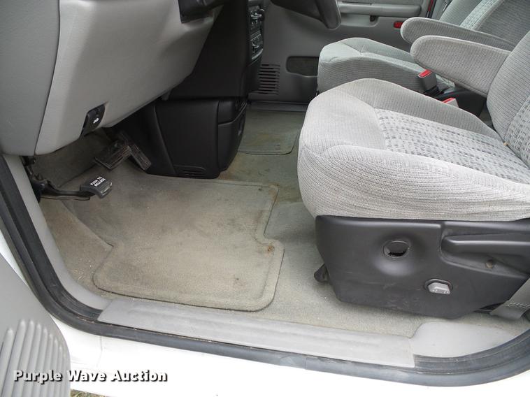 image for item DF2791 2001 Chevrolet Venture LS Extended van