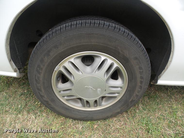 image for item DF2791 2001 Chevrolet Venture LS Extended van