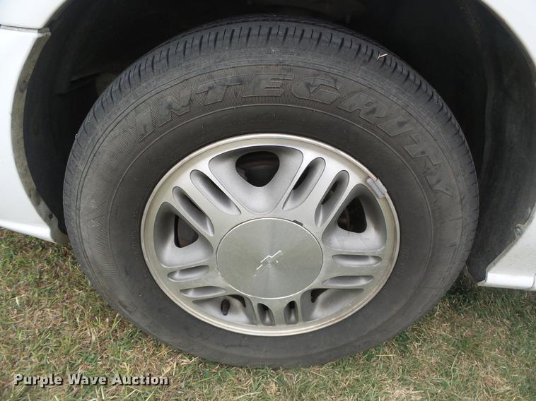 image for item DF2791 2001 Chevrolet Venture LS Extended van