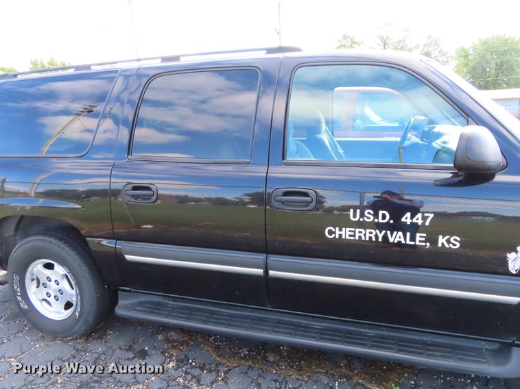 image for item DN9241 2004 Chevrolet Suburban 1500 SUV
