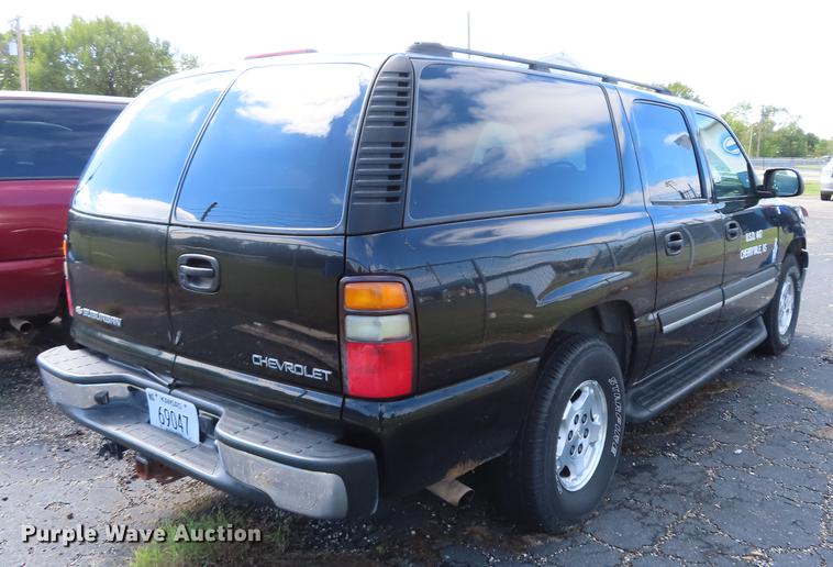 image for item DN9241 2004 Chevrolet Suburban 1500 SUV
