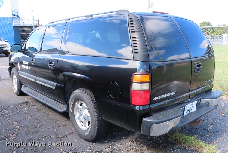 image for item DN9241 2004 Chevrolet Suburban 1500 SUV