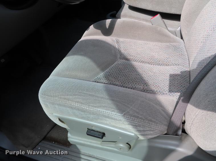 image for item DN9241 2004 Chevrolet Suburban 1500 SUV