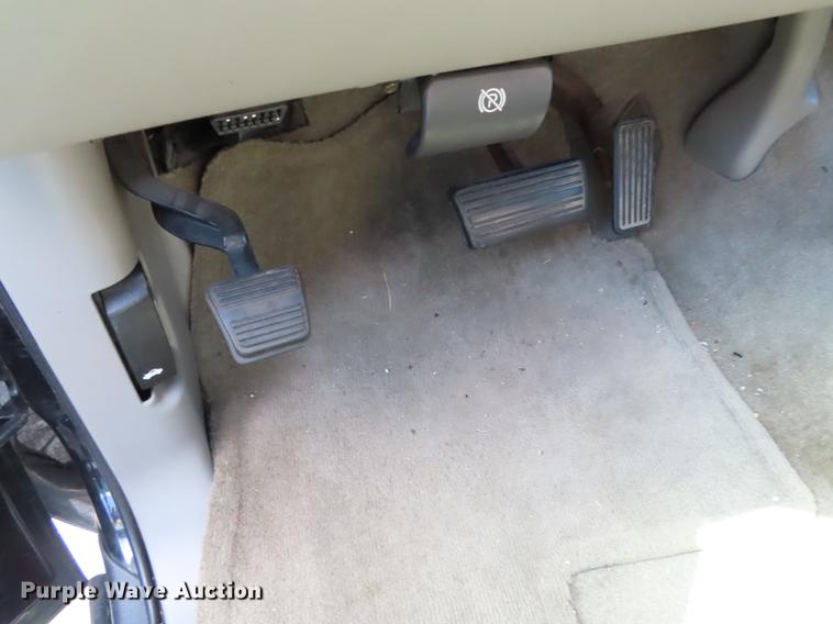 image for item DN9241 2004 Chevrolet Suburban 1500 SUV