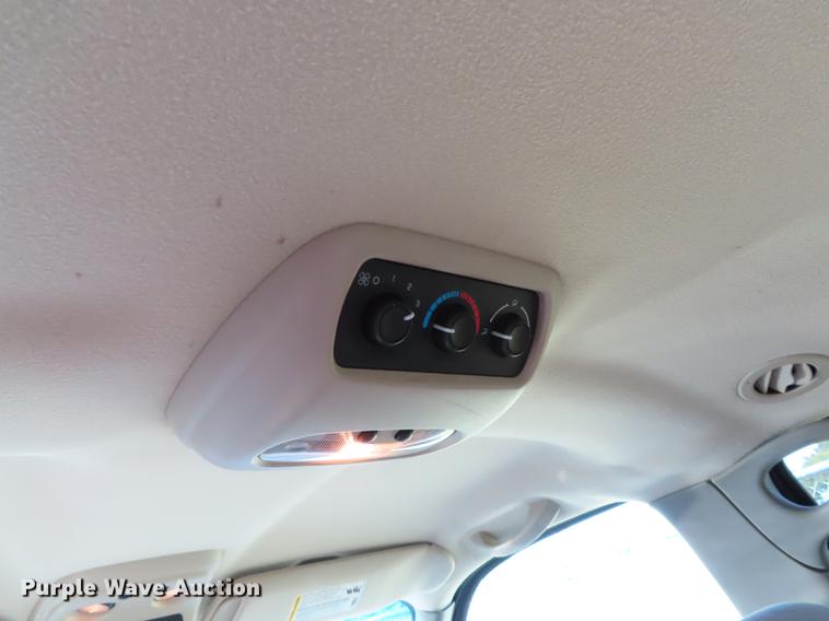 image for item DN9241 2004 Chevrolet Suburban 1500 SUV