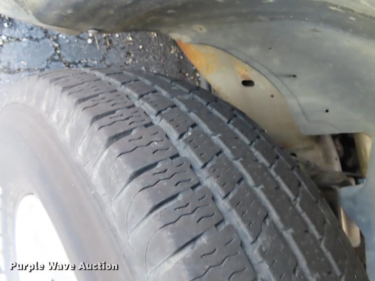 image for item DN9241 2004 Chevrolet Suburban 1500 SUV