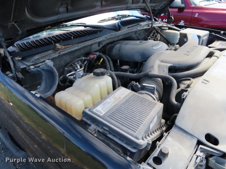 image for item DN9241 2004 Chevrolet Suburban 1500 SUV