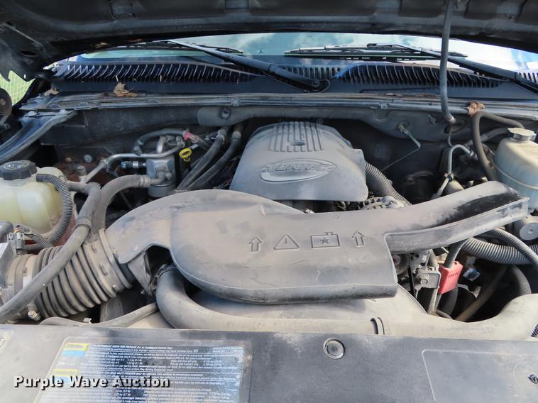 image for item DN9241 2004 Chevrolet Suburban 1500 SUV