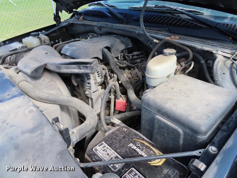 image for item DN9241 2004 Chevrolet Suburban 1500 SUV