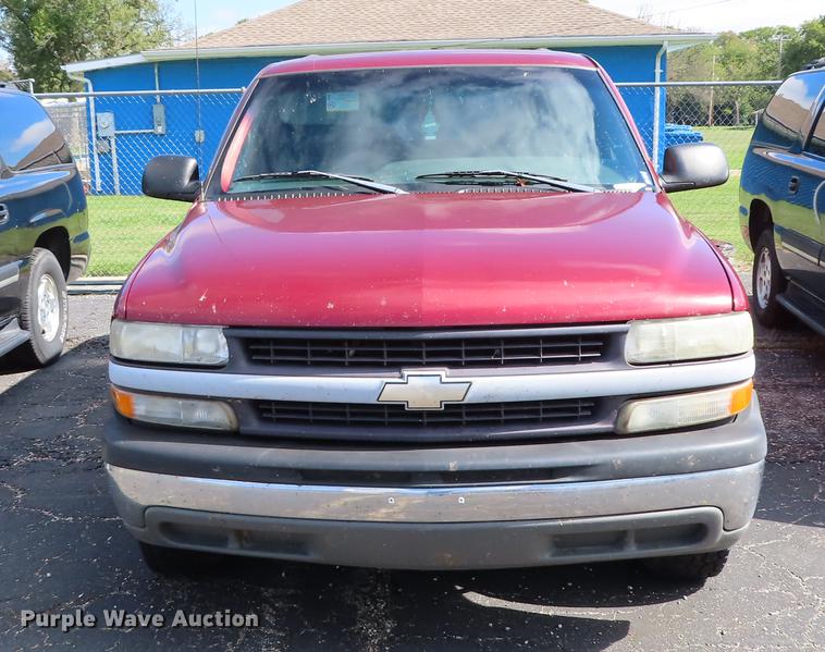 image for item DN9242 2001 Chevrolet Suburban 1500 SUV