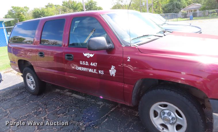 image for item DN9242 2001 Chevrolet Suburban 1500 SUV