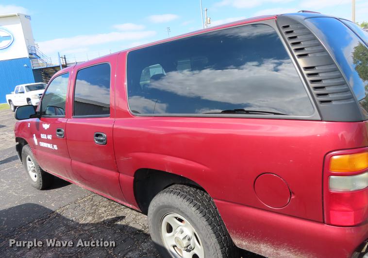 image for item DN9242 2001 Chevrolet Suburban 1500 SUV