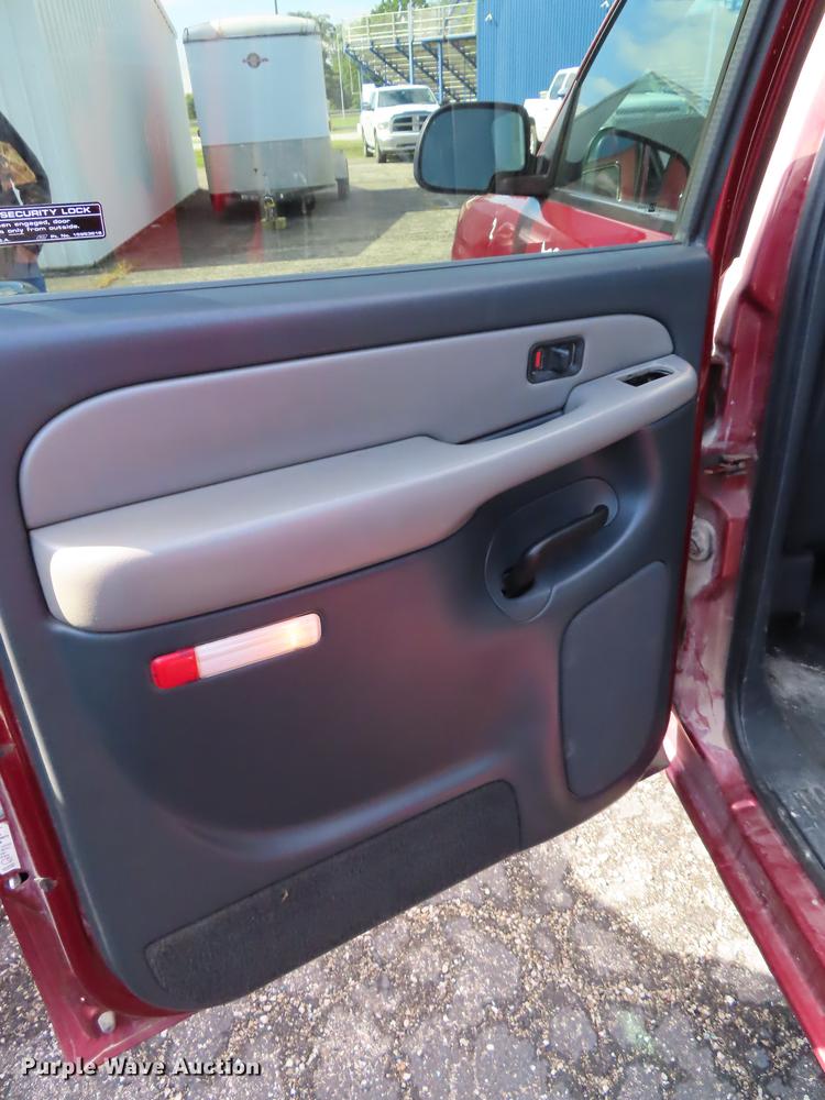 image for item DN9242 2001 Chevrolet Suburban 1500 SUV