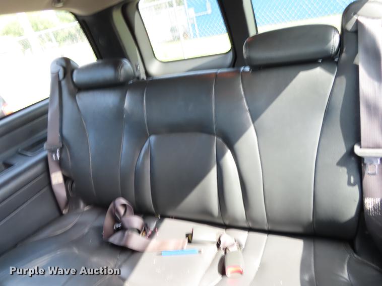 image for item DN9242 2001 Chevrolet Suburban 1500 SUV