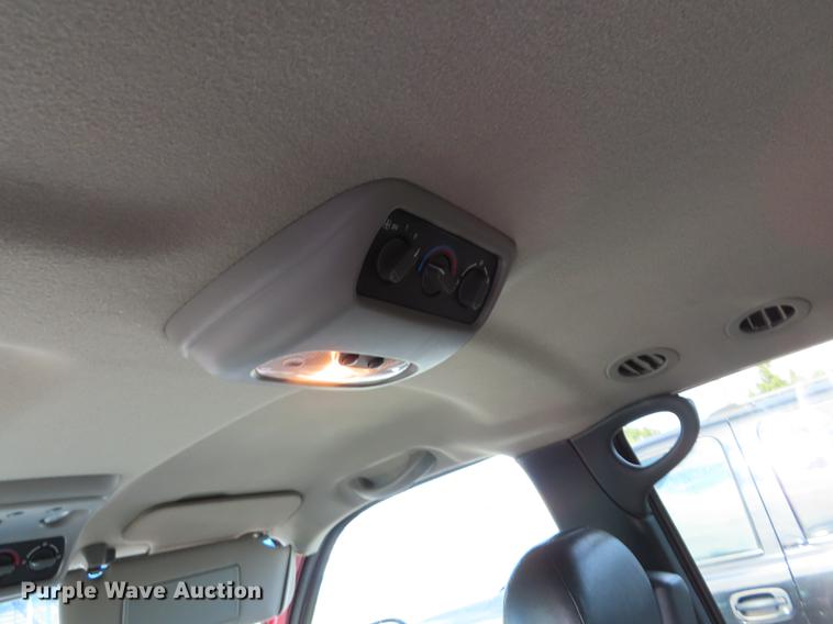 image for item DN9242 2001 Chevrolet Suburban 1500 SUV