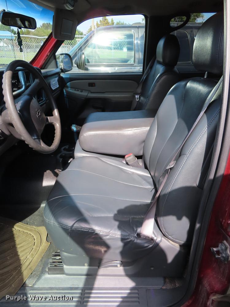 image for item DN9242 2001 Chevrolet Suburban 1500 SUV