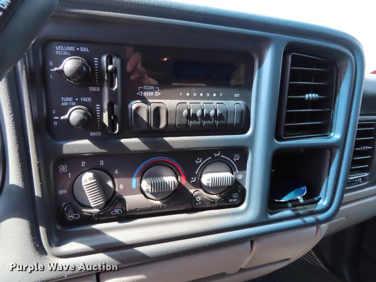 image for item DN9242 2001 Chevrolet Suburban 1500 SUV