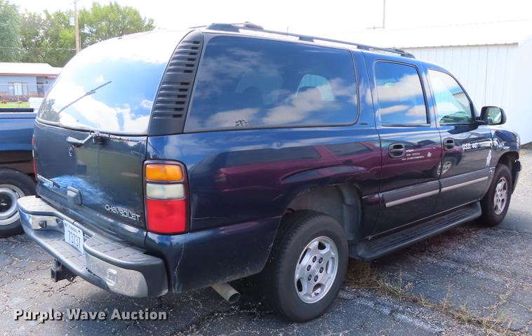 image for item DN9243 2004 Chevrolet Suburban 1500 SUV
