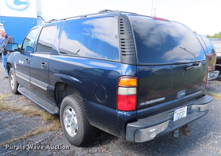 image for item DN9243 2004 Chevrolet Suburban 1500 SUV