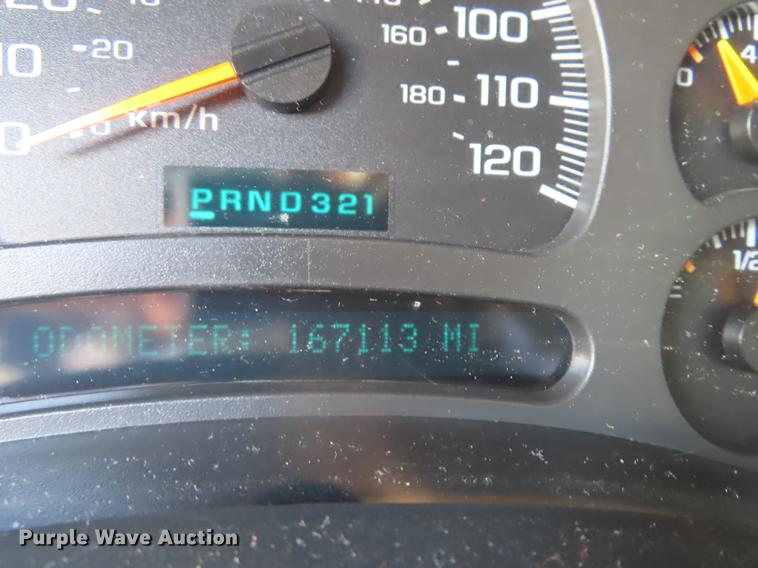 image for item DN9243 2004 Chevrolet Suburban 1500 SUV