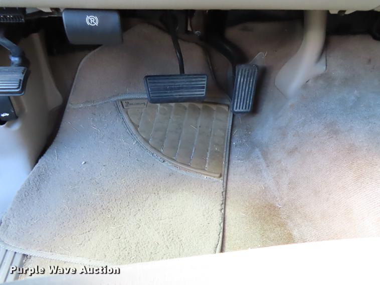 image for item DN9243 2004 Chevrolet Suburban 1500 SUV