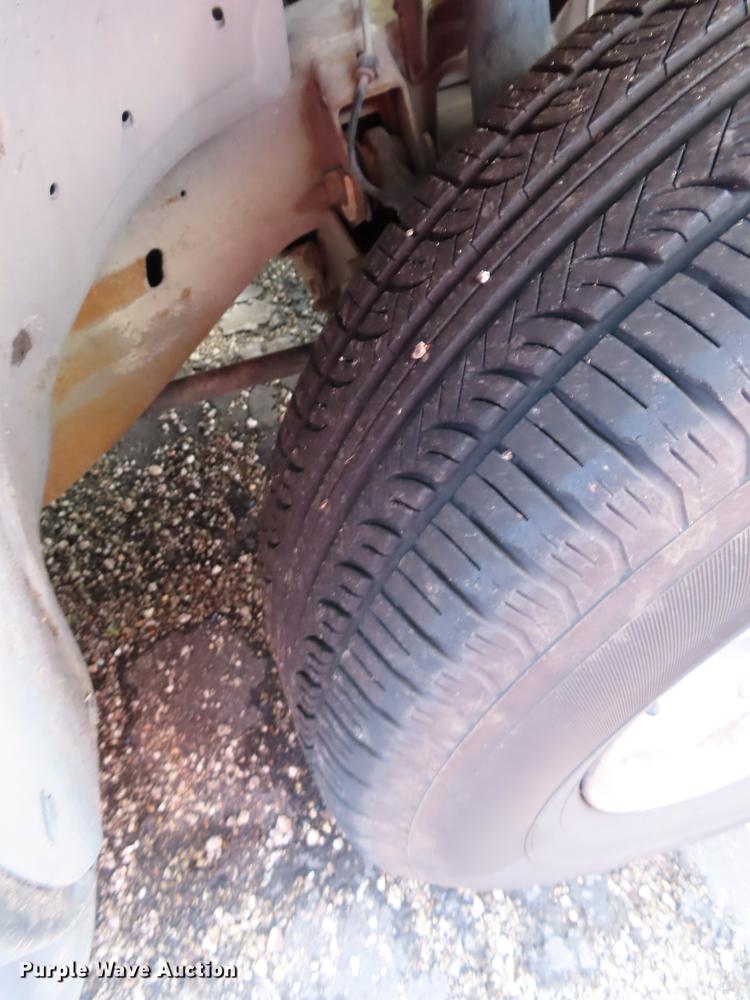 image for item DN9243 2004 Chevrolet Suburban 1500 SUV