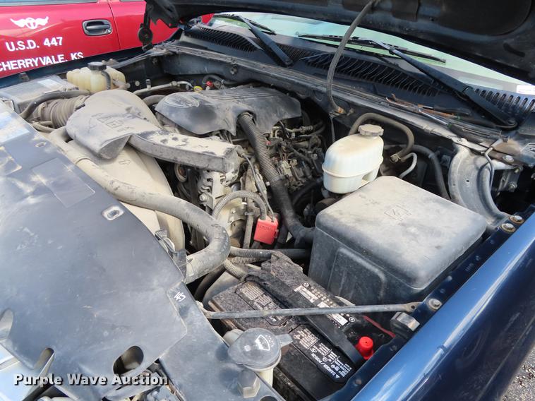 image for item DN9243 2004 Chevrolet Suburban 1500 SUV