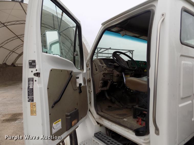 image for item DY9035 2005 Sterling Acterra street sweeper