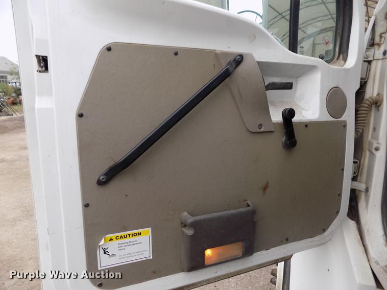 image for item DY9035 2005 Sterling Acterra street sweeper