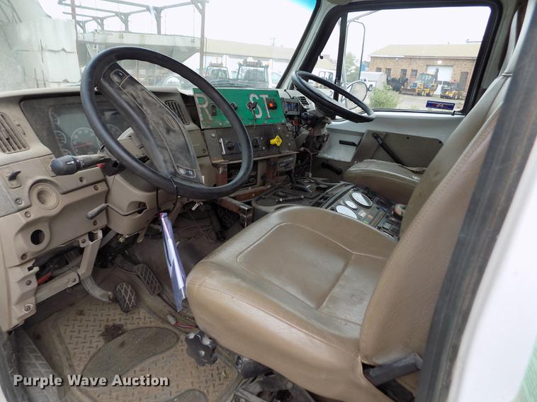 image for item DY9035 2005 Sterling Acterra street sweeper