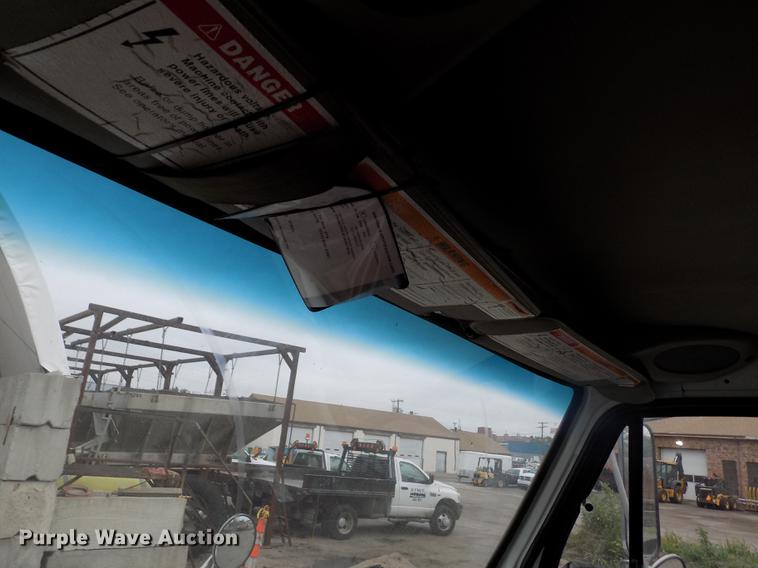 image for item DY9035 2005 Sterling Acterra street sweeper