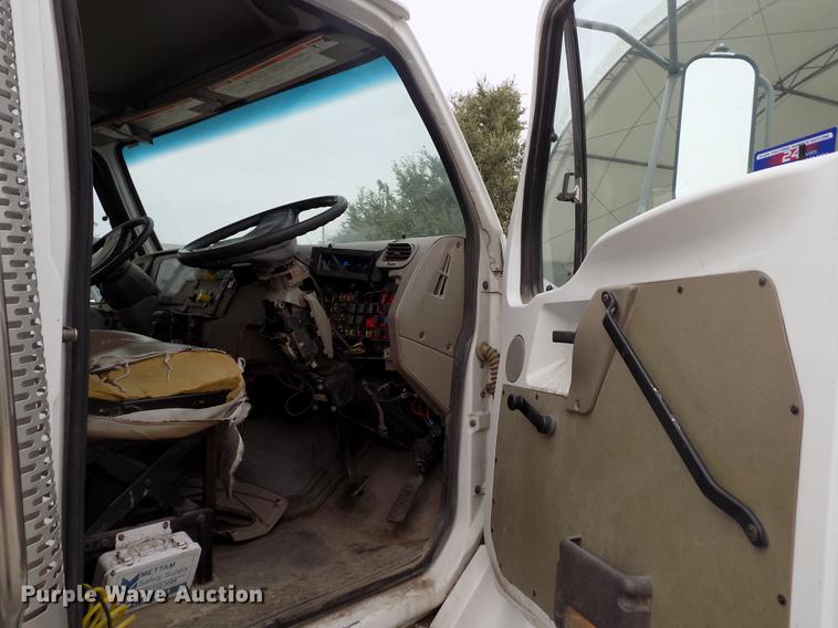 image for item DY9035 2005 Sterling Acterra street sweeper