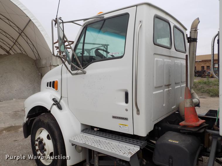 image for item DY9035 2005 Sterling Acterra street sweeper