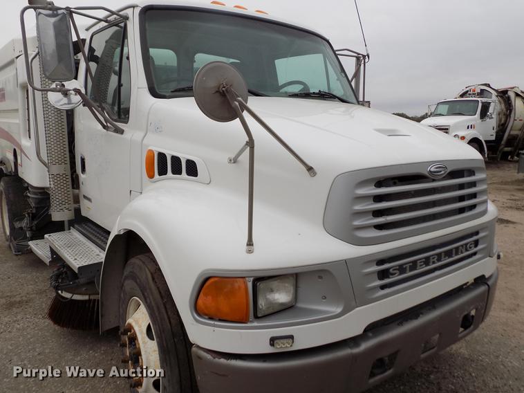 image for item DY9035 2005 Sterling Acterra street sweeper