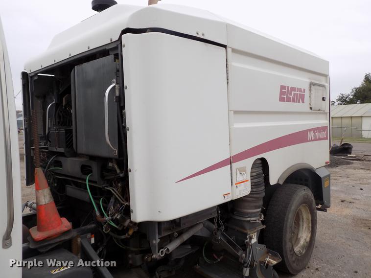 image for item DY9035 2005 Sterling Acterra street sweeper
