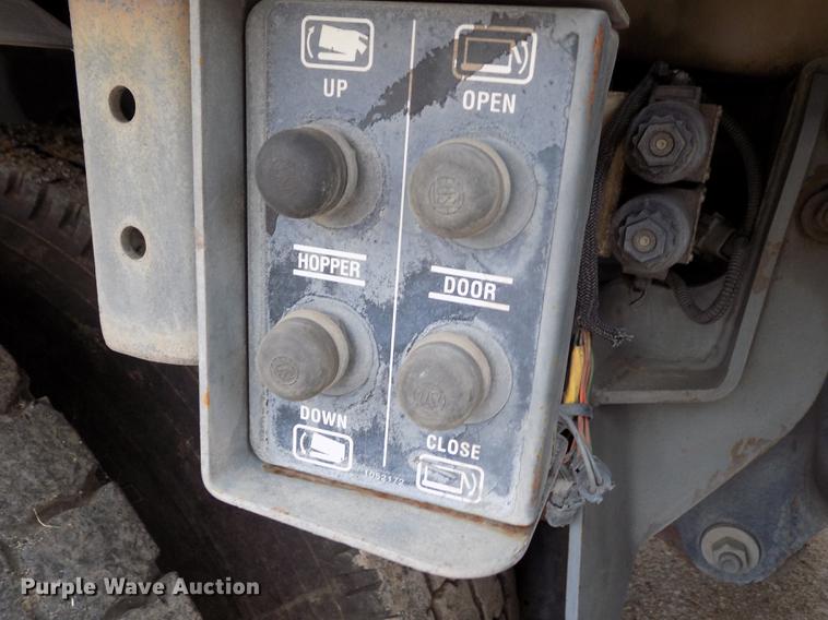 image for item DY9035 2005 Sterling Acterra street sweeper